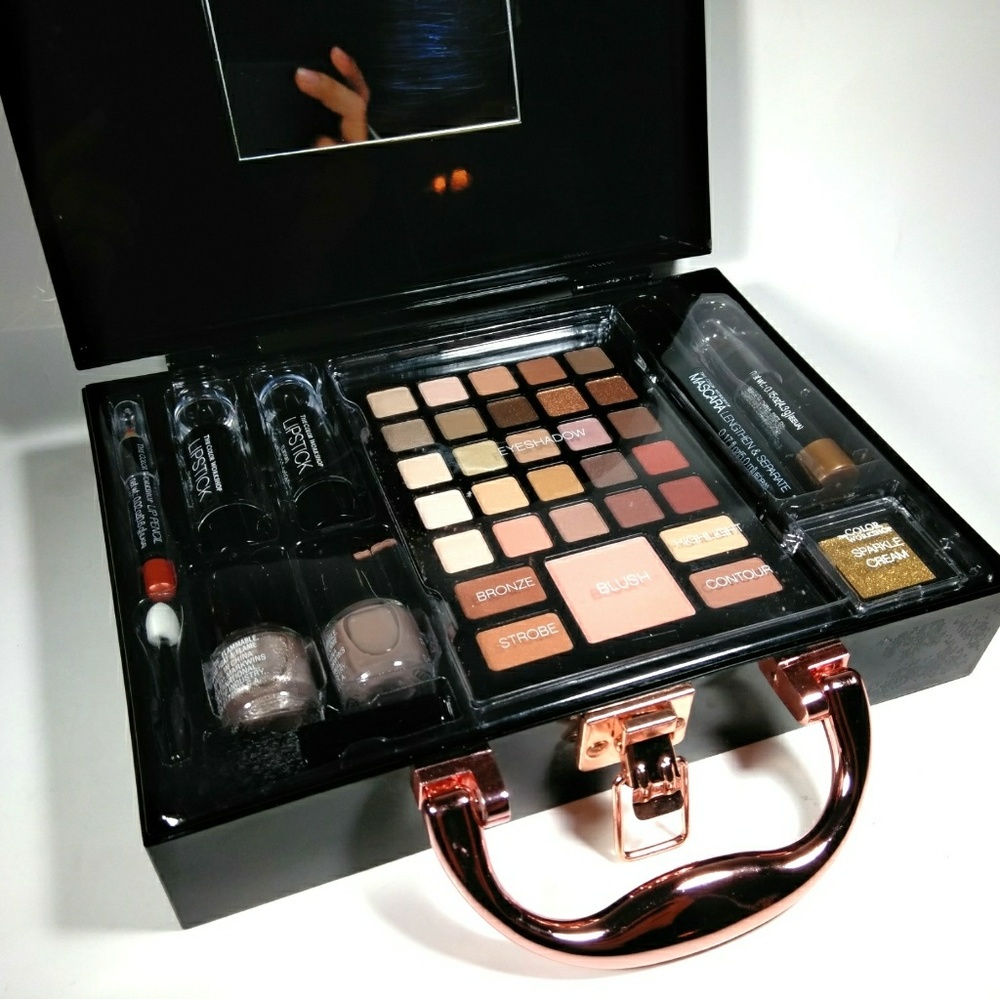 The Color Workshop makeup Up Box 41 pcs